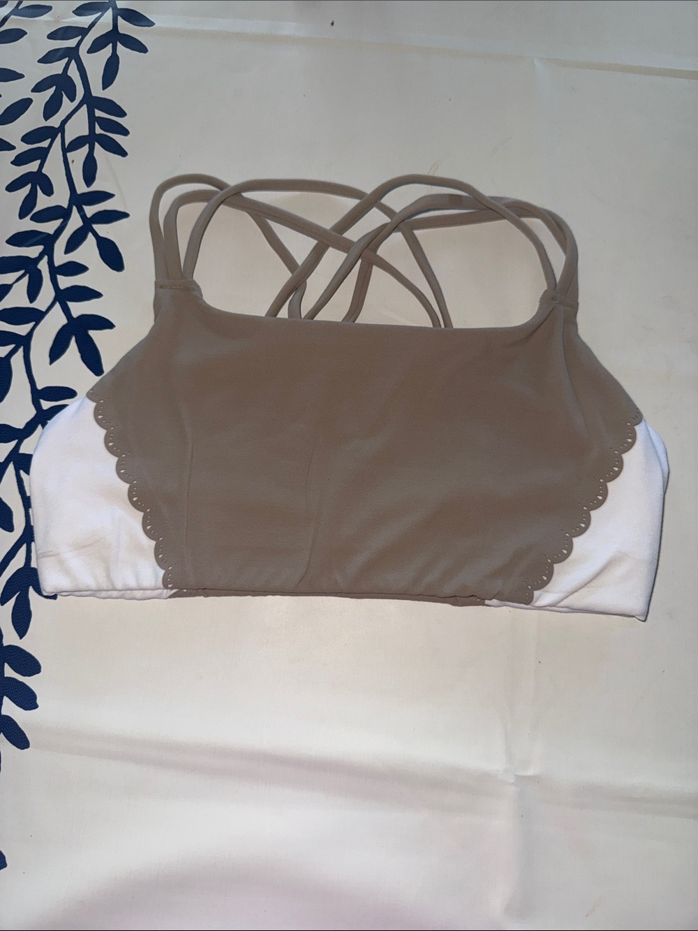 Athleta Breathe in sport Bra Tan/Cream Crisscross Yoga